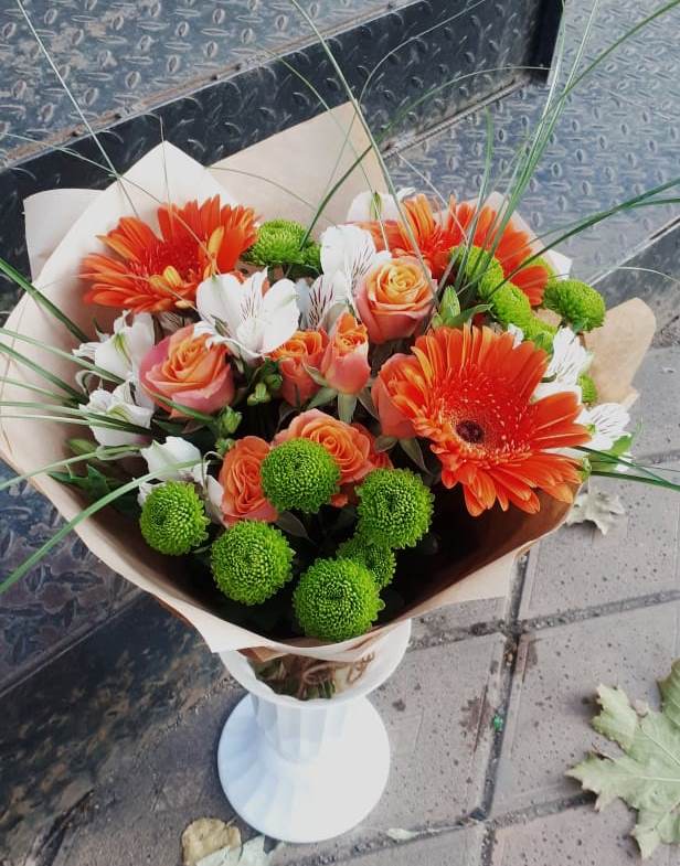 Букет цветов из: Герберы, Хризантемы, Альстромерии и Розы в Дербентской