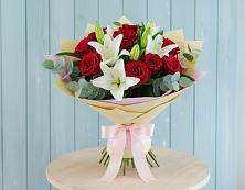 Букет цветов из:  Лилии и Розы в Дербентской