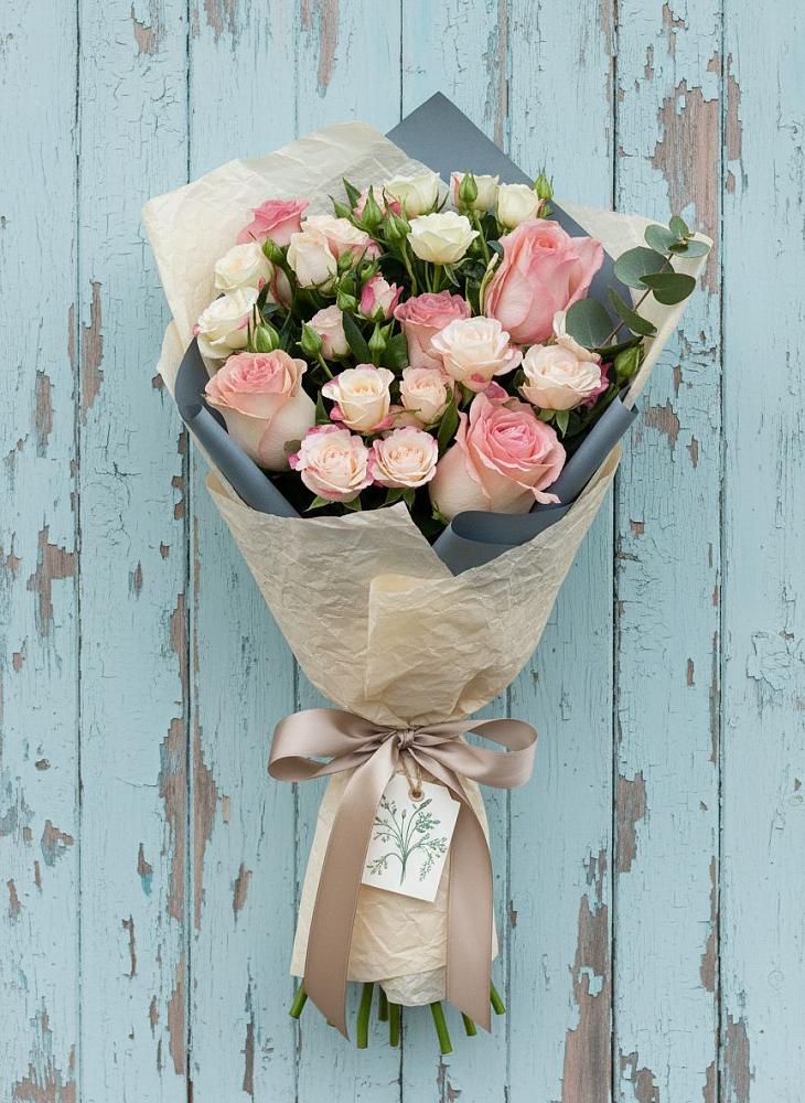 Букет цветов из: Розы в Дербентской