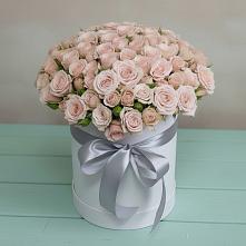 Цветочная композиция из Розы в шляпной коробке #REPLACE_PRED# Дербентской