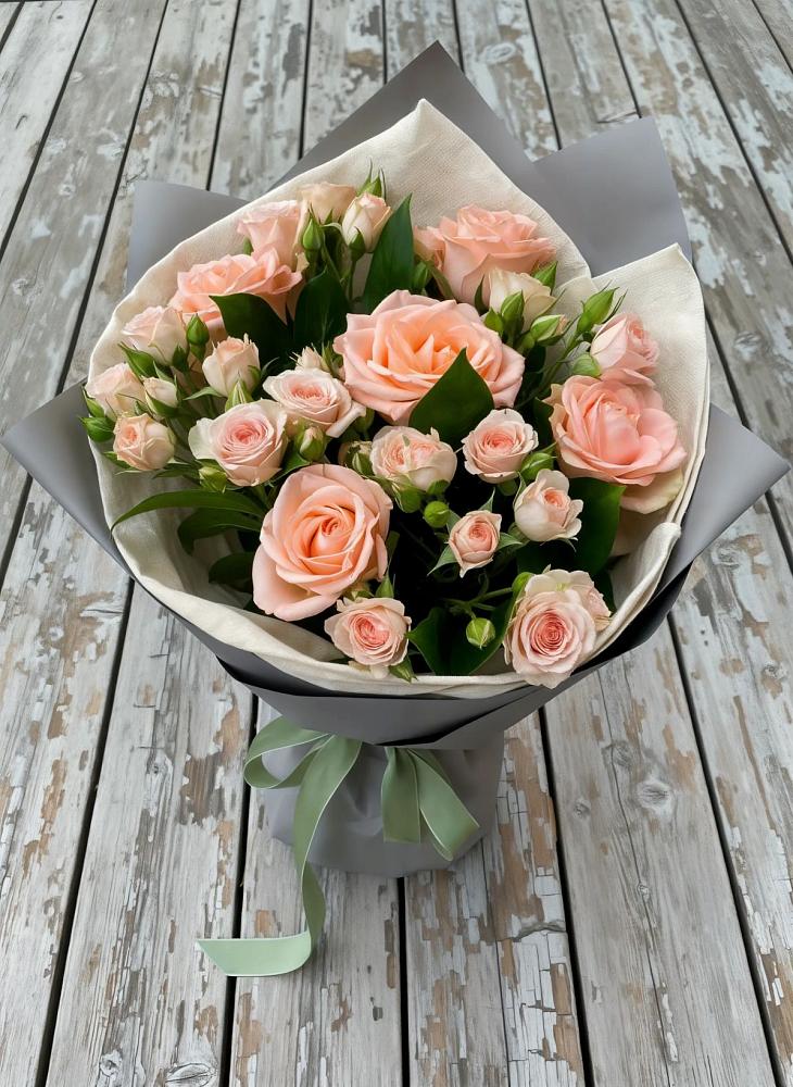 Букет цветов из: Розы в Дербентской