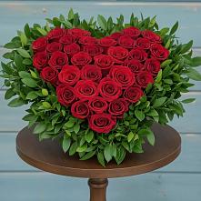 Цветочная композиция из Розы в виде сердца в Дербентской