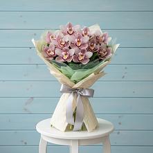 Букет цветов из:  Орхидеи и Розы в Дербентской