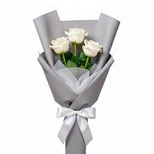 Букет 3 белые розы в Дербентской