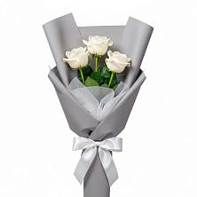 Букет 3 белые розы в Дербентской