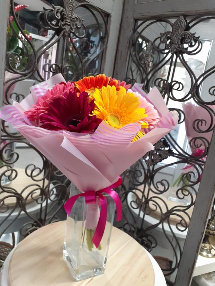 Букет цветов из: Герберы в Дербентской