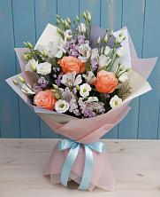 Букет цветов из:  Лизиантусы, Розы, Альстромерии и Гипсофила в Дербентской