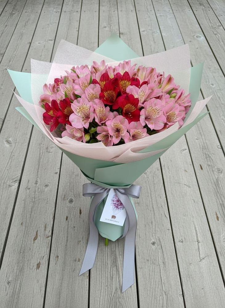 Букет цветов из: Альстромерии в Дербентской