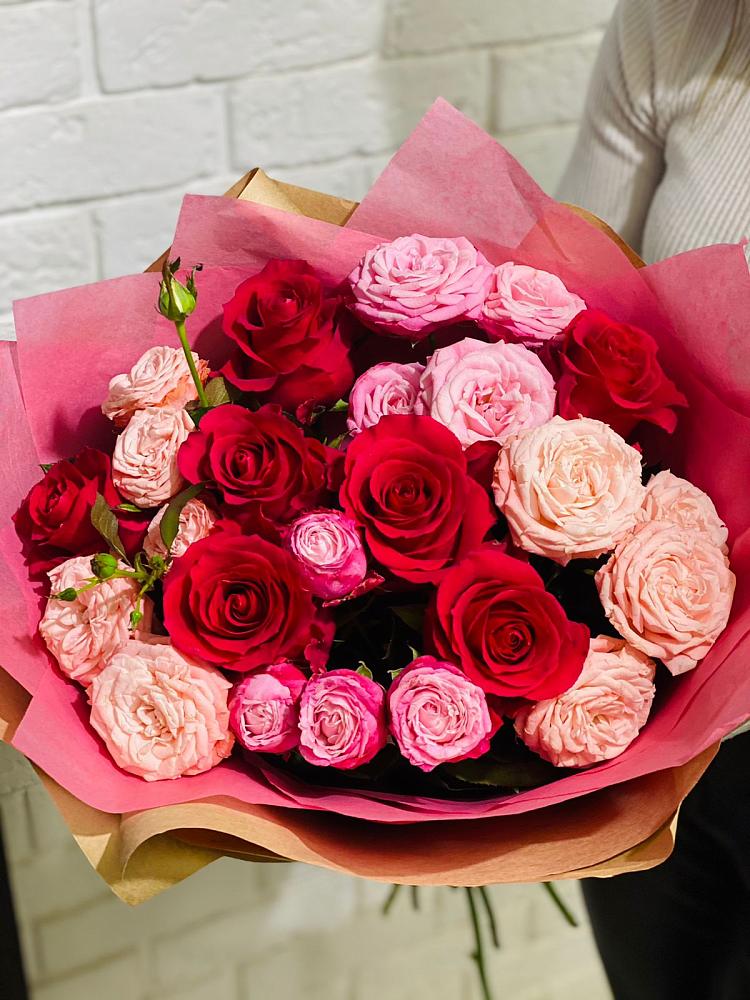 Букет цветов из: Розы в Дербентской