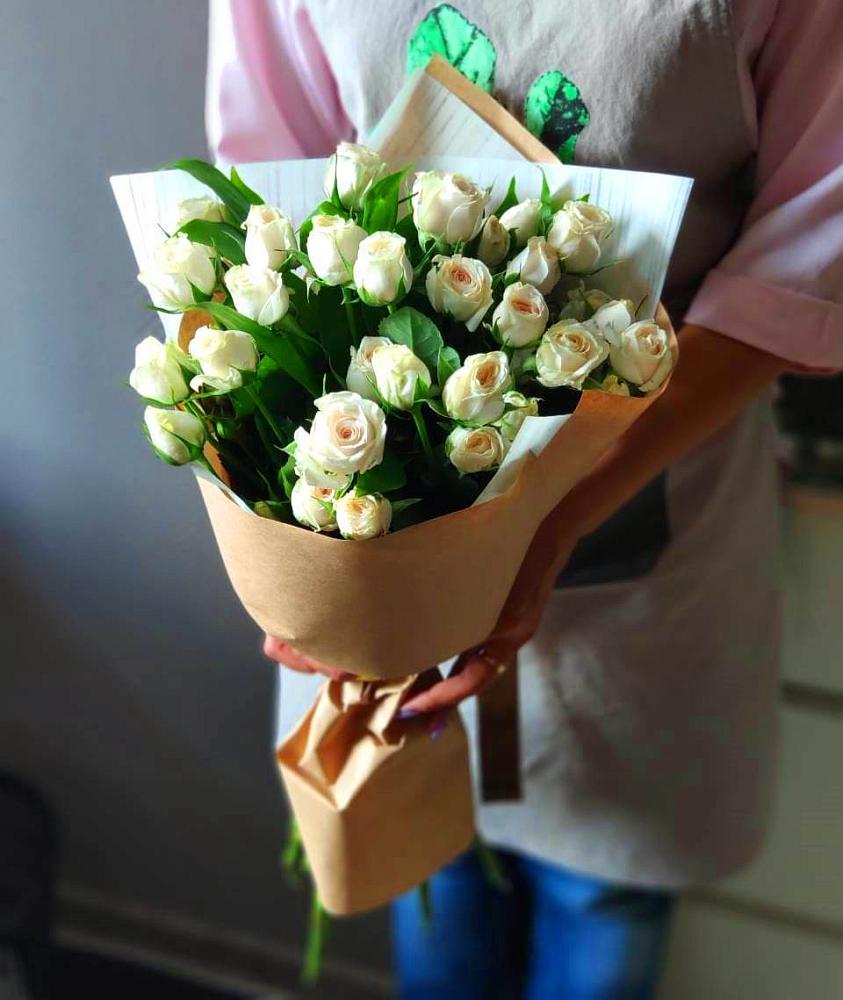Букет цветов из: Розы в Дербентской