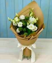 Букет цветов из:  Хризантемы и Лизиантусы #REPLACE_PRED# Дербентской