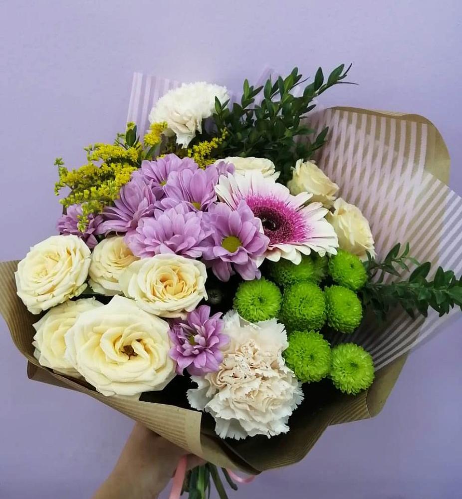 Букет цветов из: Хризантемы, Розы, Гвоздики и Герберы в Дербентской