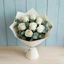 Букет Белые розы в Эвкалипте в Дербентской
