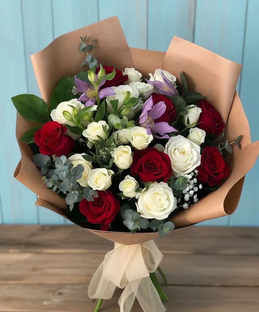 Букет цветов из: Розы и Альстромерии в Дербентской