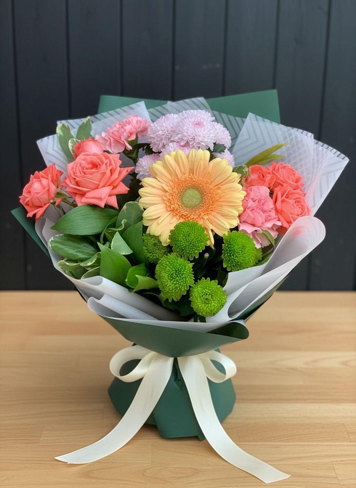 Букет цветов из: Гвоздики, Розы, Герберы и Хризантемы в Дербентской