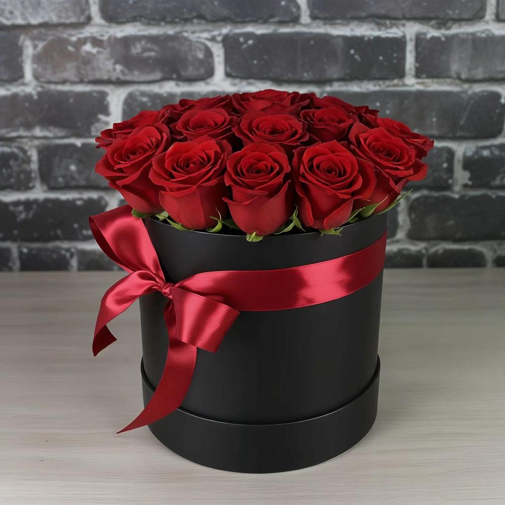 Цветочная композиция из Розы в шляпной коробке в Дербентской