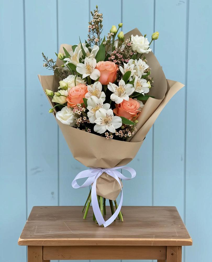 Букет цветов из: Альстромерии, Лизиантусы, Розы и Хризантемы в Дербентской