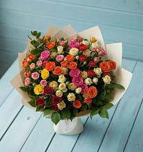 Букет Микс из разноцветных кустовых роз в Дербентской